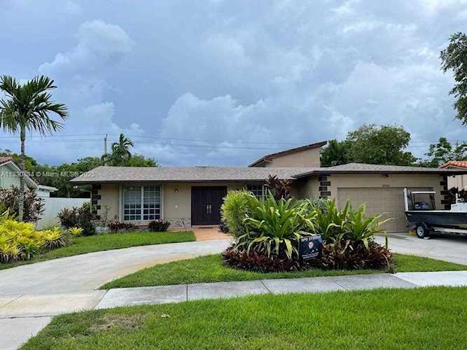 Address Withheld Hollywood, FL 33021