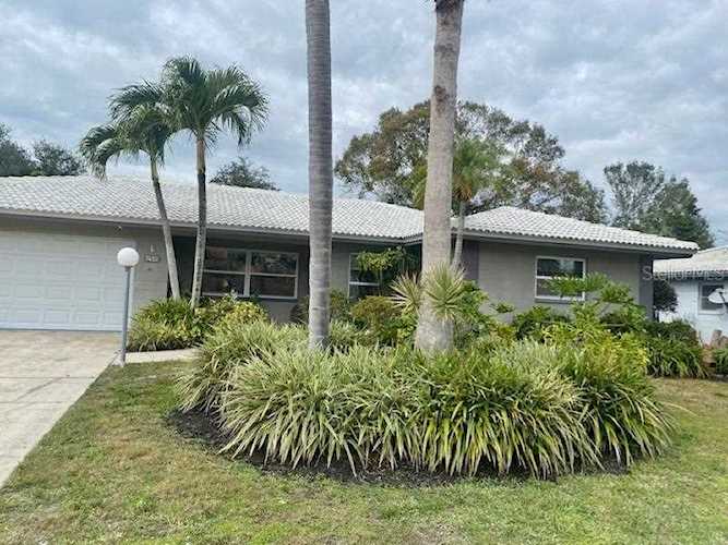 7452 Dickens Dr Sarasota, FL 34231