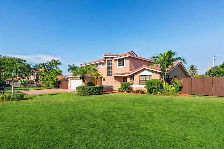 4660 SW 156th Pl Miami, FL 33185