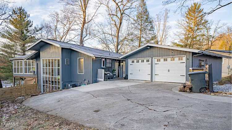 102 Ithaca Ln Oak Ridge, TN 37830