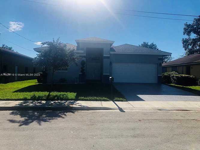 610 NW 29th Ter Fort Lauderdale, FL 33311