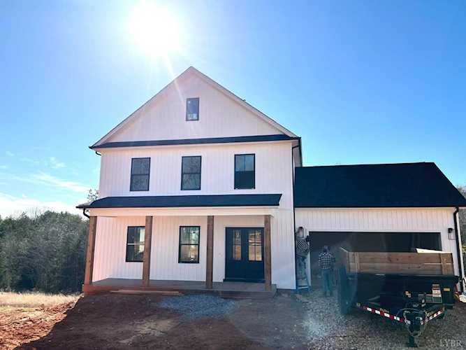 2 Goode Rd Goode, VA 24556