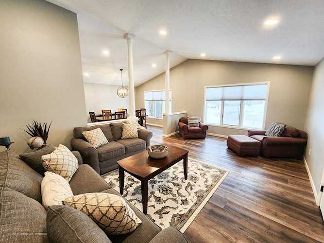 1109 SW 10th St Minot, ND 58701