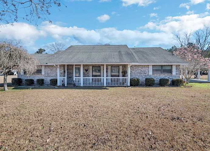 134 Thomas Dr Paxton FL 32538 915465 Metes & Bounds home for sale Brick home on 5 acres close to town! Seller will assist with buyer closing costs with a full price... Photo 1