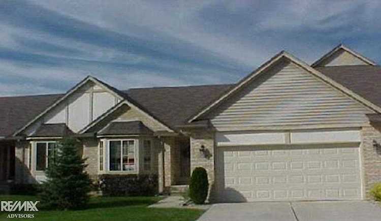 30117 Raintree Cir Chesterfield, MI 48047