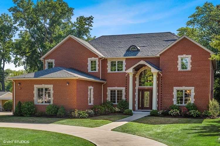 211 N Richmond Ave Clarendon Hills, IL 60514