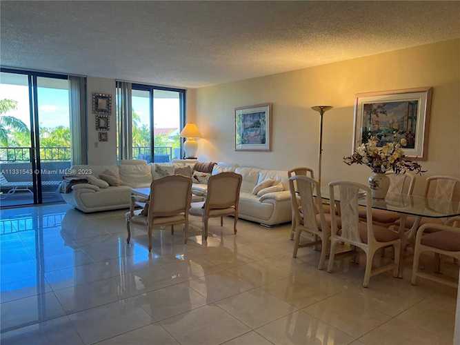 101 Crandon Blvd #371 Key Biscayne, FL 33149