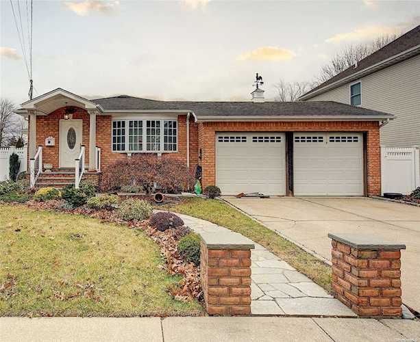 1592 Elgin Avenue East Meadow, NY 11554