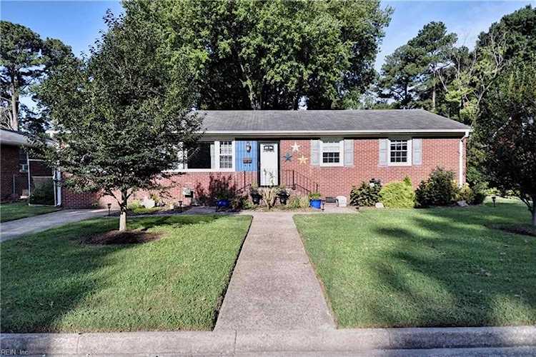 home for sale in Glendale Newport News VA 23606 - MLS 10471119 Photo 1