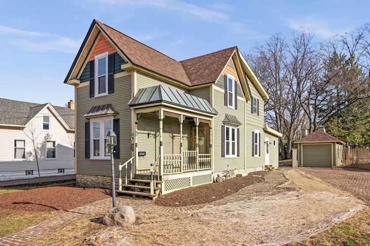11 N 11th St St. Charles, IL 60174