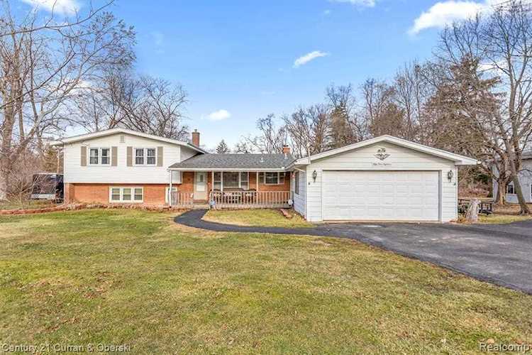5418 Calkins Rd Flint Twp, MI 48532