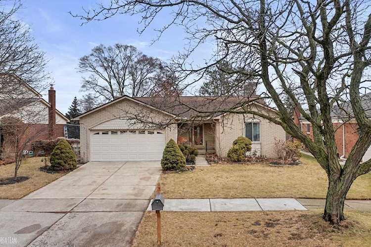 39158 Bramblebush Clinton Township, MI 48038