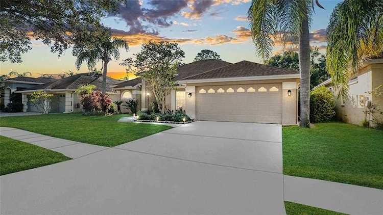 9808 Woodbay Dr Tampa, FL 33626