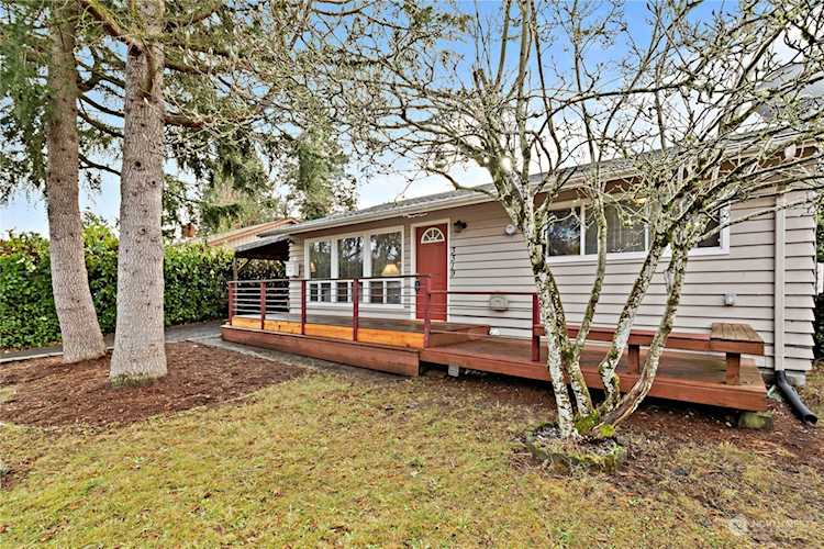 3319 NE 9th St Renton, WA 98056