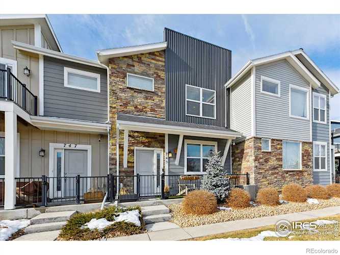745 Grandview Mdws Dr Longmont, CO 80503