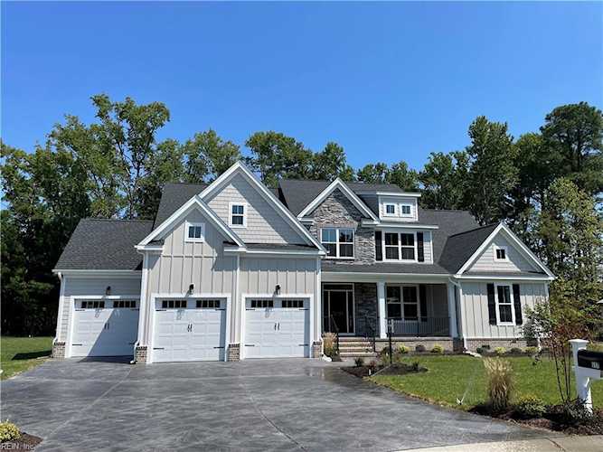 117 Commanders Cove Carrollton, VA 23314