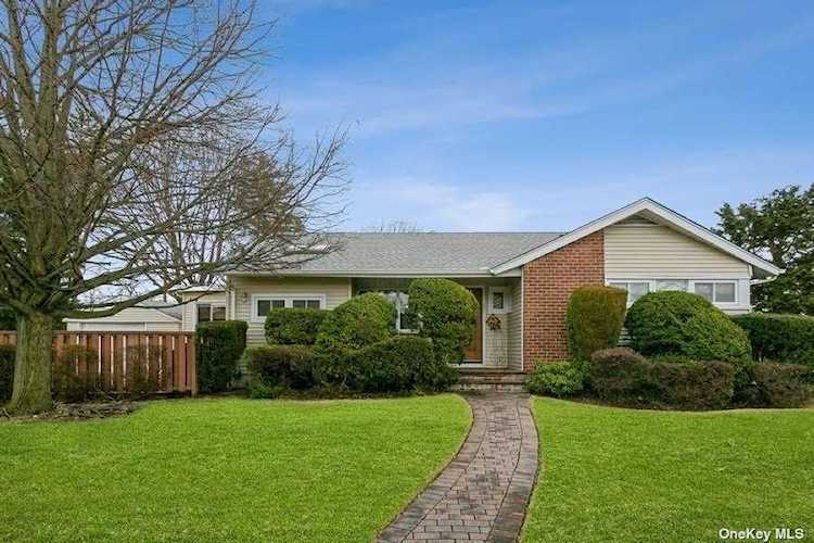 821 Van Buren Avenue East Meadow, NY 11554