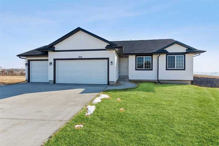 1808 SW Scarlet Sage Dr Cedar Rapids, IA 52404 | MLS 2300471 Photo 1
