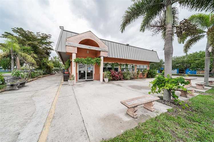 1130 N Tamiami Trail Other City - In The State Of Florida, FL 33903