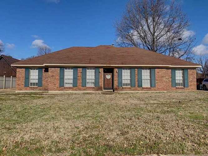 6326 Skylight Dr Bartlett, TN 38135