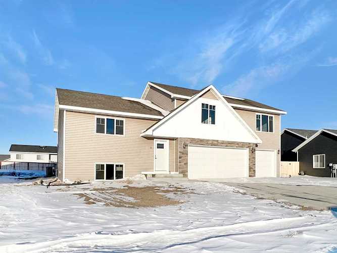 5 NE Olive Tree Circle Minot, ND 58703