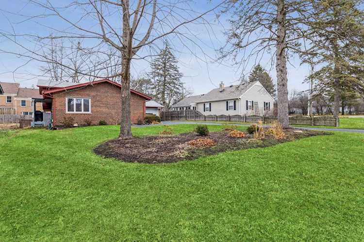 633 E 8th Ave Naperville, IL 60563