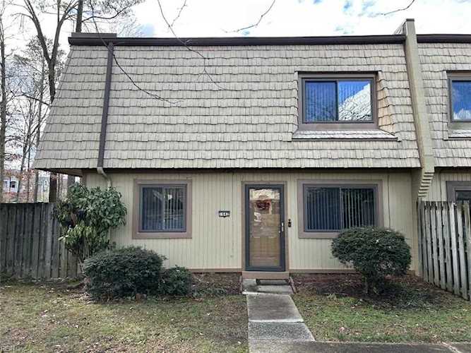 1642 Malibu Place Newport News, VA 23608