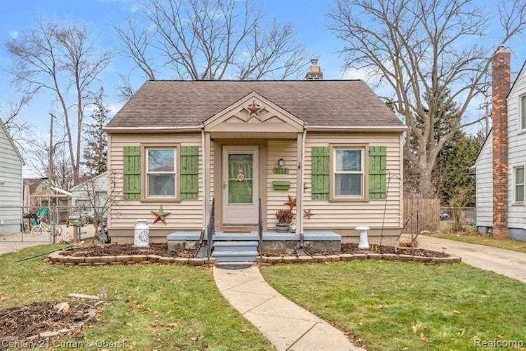 2129 Geneva St Dearborn, MI 48124