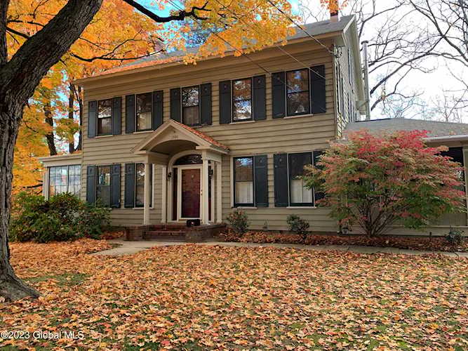 1380 Van Antwerp Rd Niskayuna, NY 12309