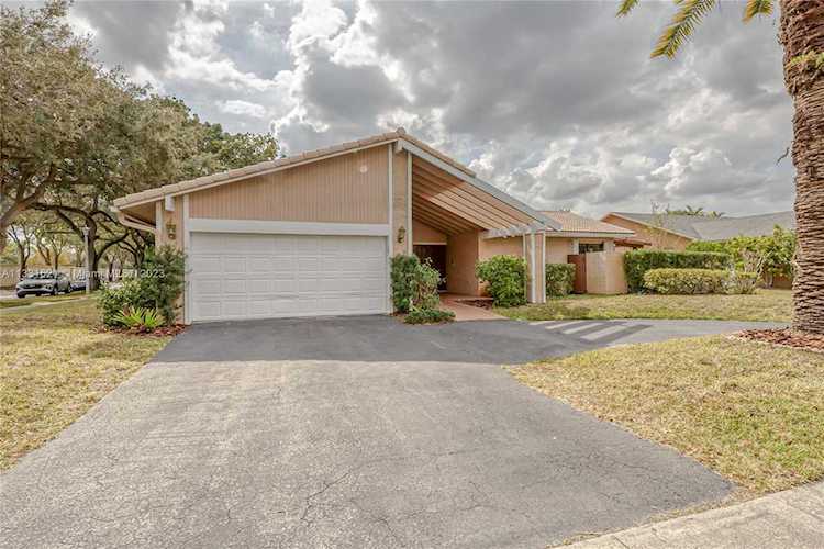 9060 NW 13th St Plantation, FL 33322