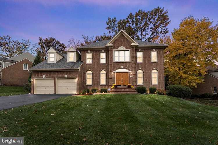 11194 Longwood Grove Dr Reston, VA 20194