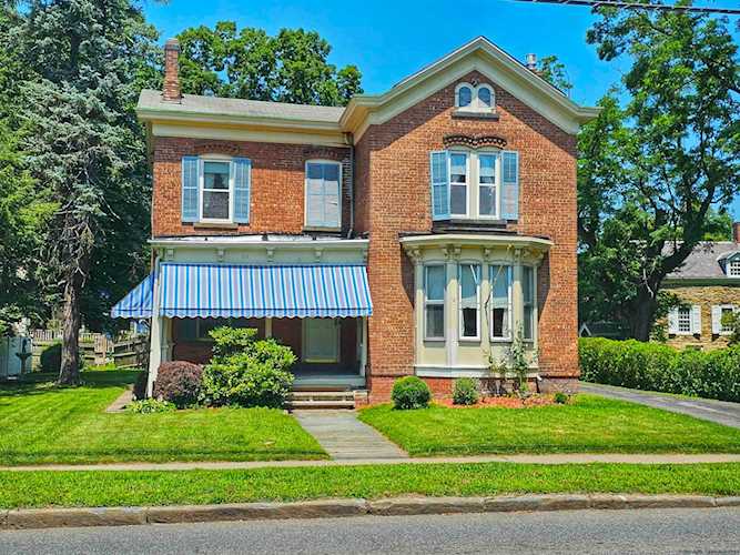 125 Main Street Saugerties, NY 12477