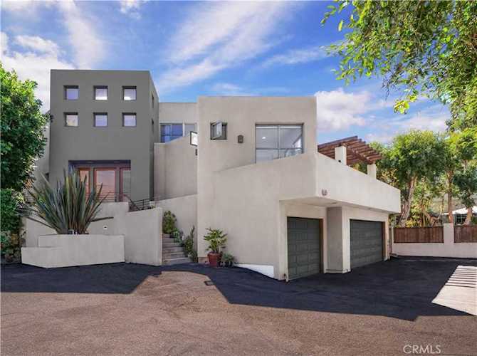 1232 2nd St Manhattan Beach, CA 90266