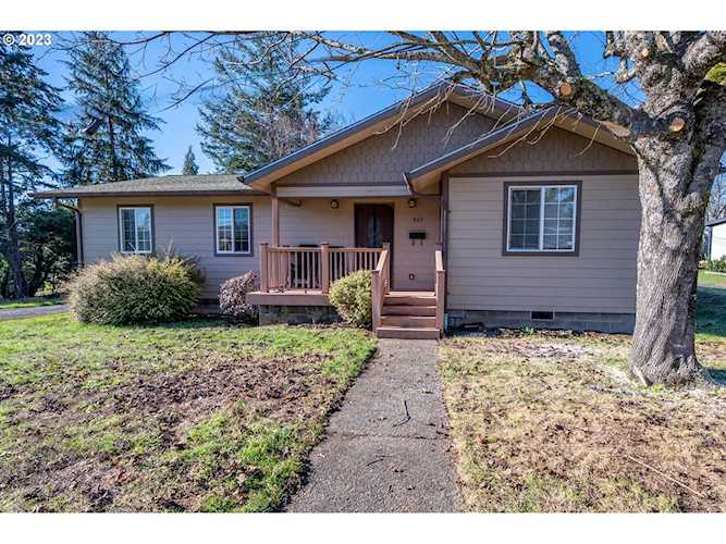869 N Collier ST Coquille, OR 97423