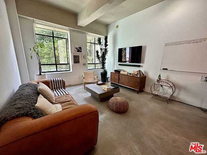 849 S Broadway #203 Los Angeles, CA 90014
