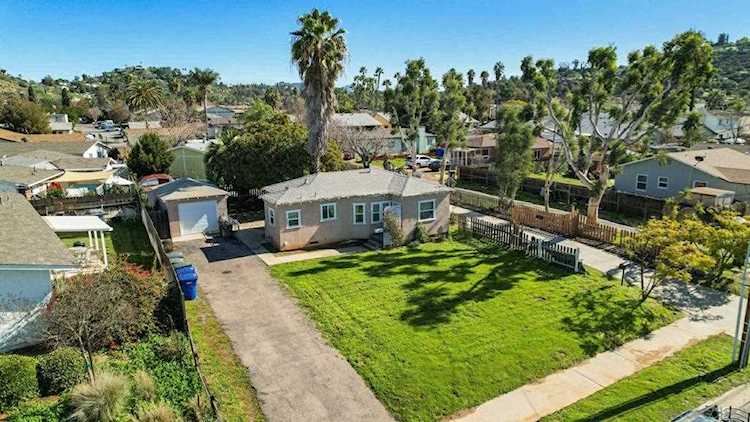 959 S Lincoln Ave. El Cajon, CA 92020