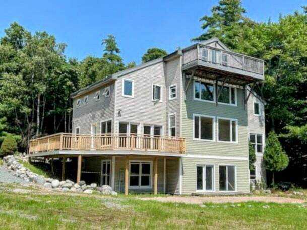 68 Greenway Ct Bar Harbor, ME 04609