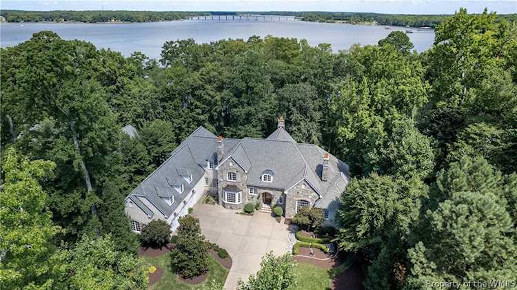 1573 River Ridge Williamsburg, VA 23185