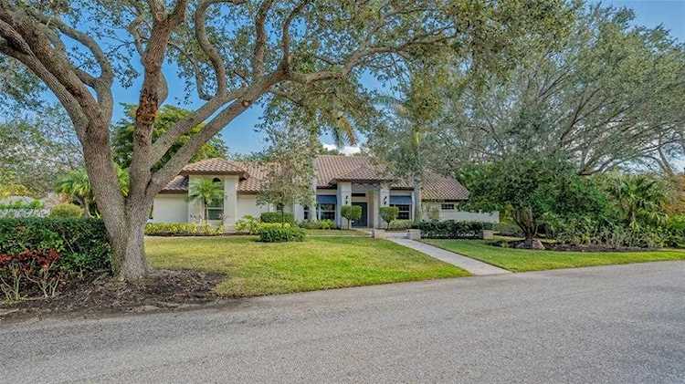 5155 Kestral Park Ln Sarasota, FL 34231