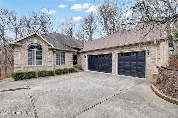 8700 Wooded Trail Ct Louisville, KY 40220