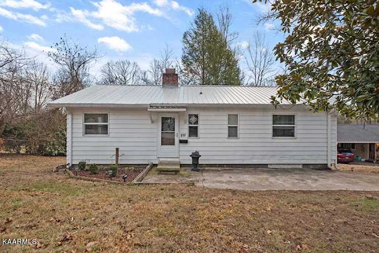 217 Outer Dr Oak Ridge, TN 37830
