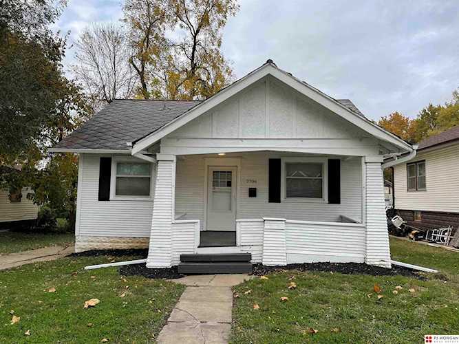 2706 Crown Point Ave Omaha, NE 68111
