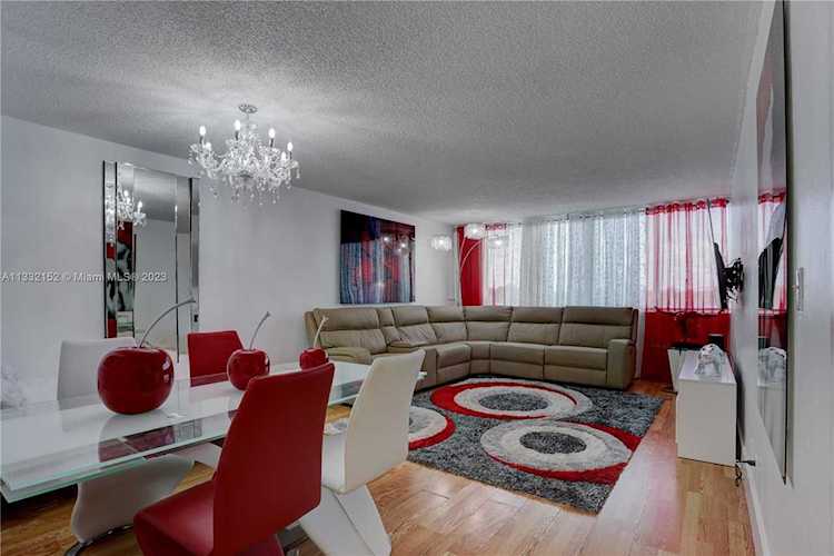 9125 SW 77th Ave #504 Miami, FL 33156