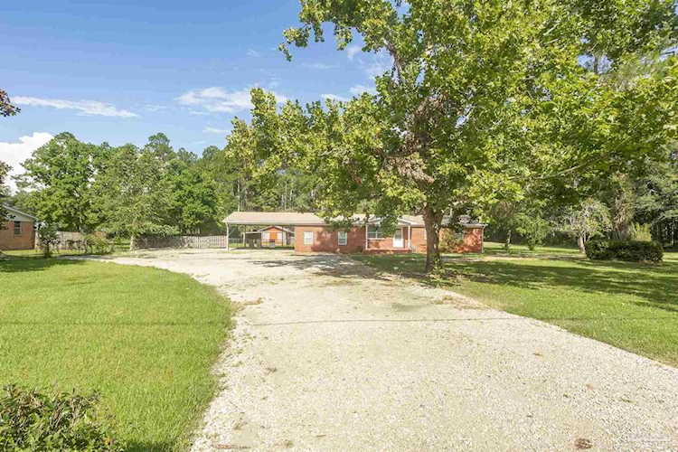 5017 Ward Basin Rd Milton, FL 32583