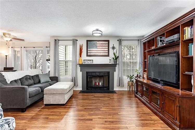 364 River Forest Rd Virginia Beach, VA 23454