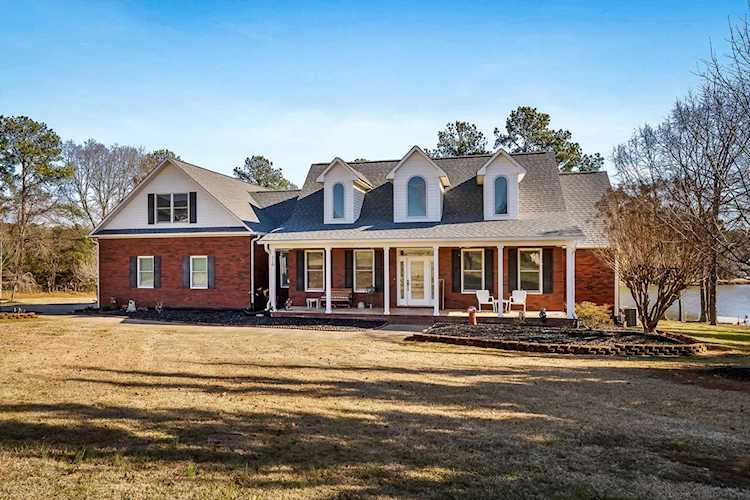 310 Sterling Lakes Dr Gaffney, SC 29341