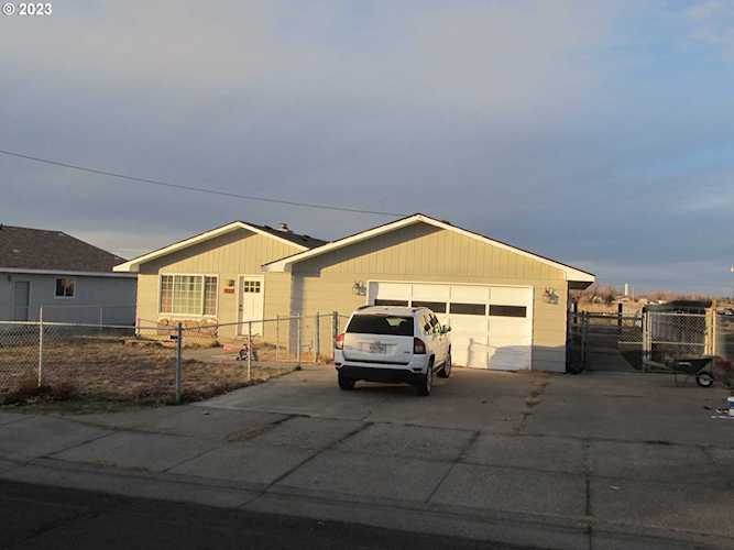 937 E Ridgeway AVE Hermiston, OR 97838