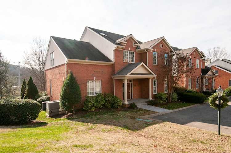 601 Clayborne Ct Nashville, TN 37215