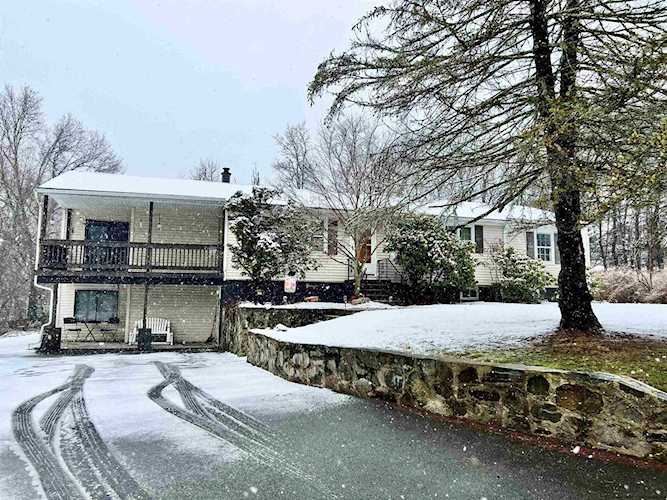 5 Haymaker Ln Wallkill, NY 12589