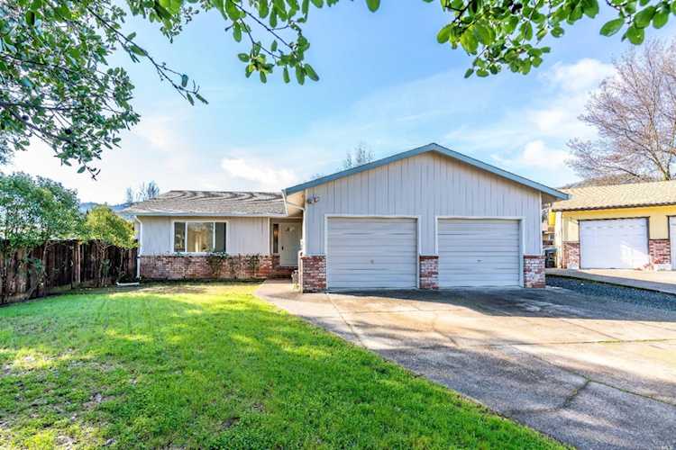 1540 Gamay Place Ukiah, CA 95482